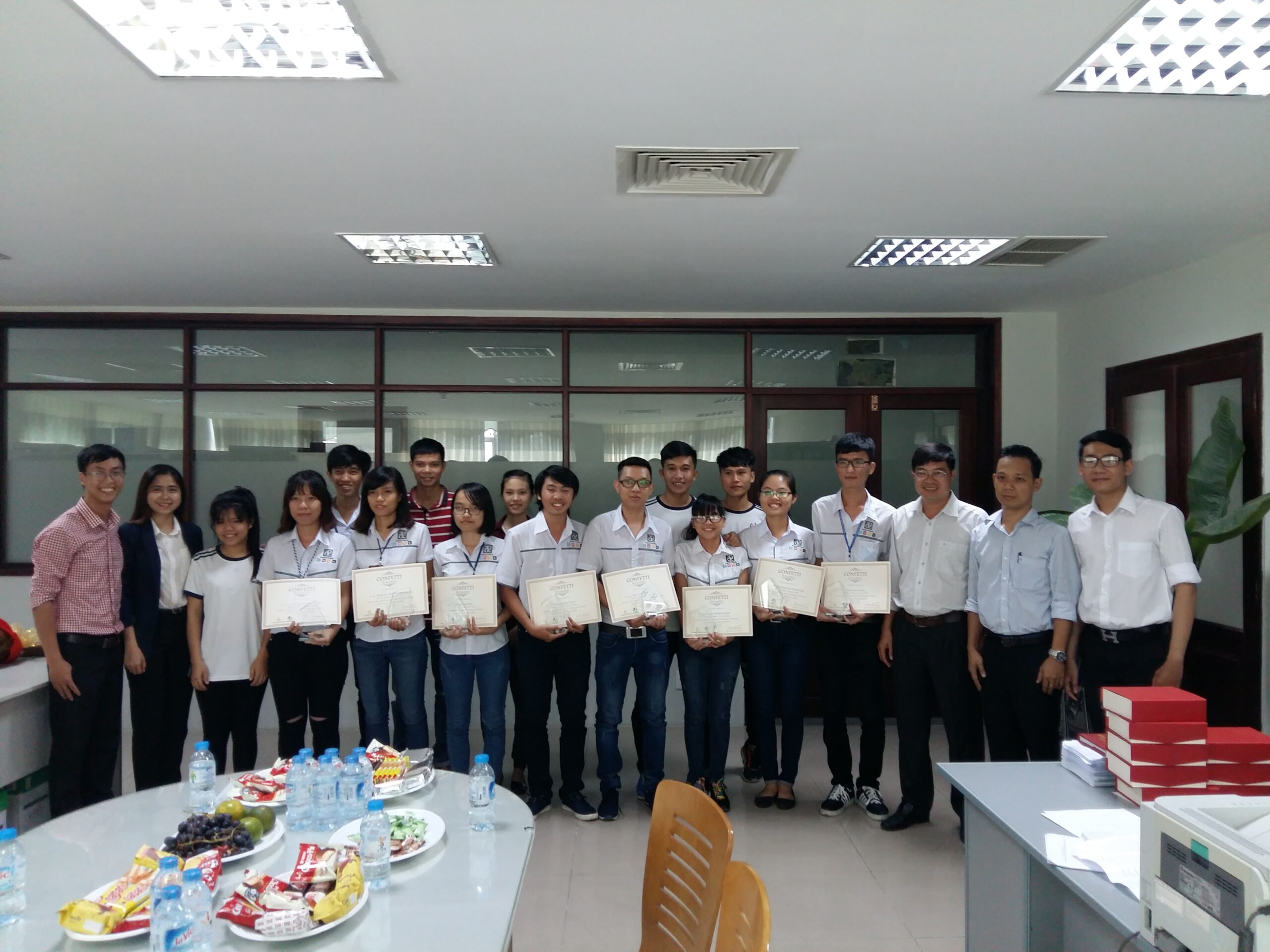 Giấy Lan Vi | Giấy Lan Vi trao tặng học bổng cho sinh viên ĐH SPKT TP.HCM